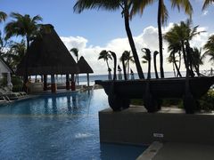 -西沃古尔·拉姆古兰爵士国际机场