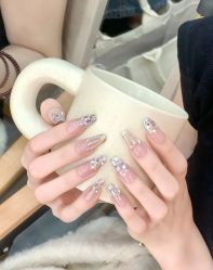 -悦指间美甲美睫