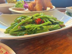 -Dang restaurant (patong phuket)