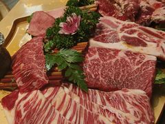 -铭牛烧肉·和牛海鲜自助(高新月牙湖店)
