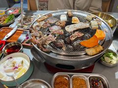 -围炉肉舍•炭烤活鳗•丹东海鲜烤肉(步行街店)