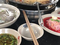 -茅草房·河畔园林火锅