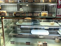 -白玉兰食品甜凤店(合生汇店)