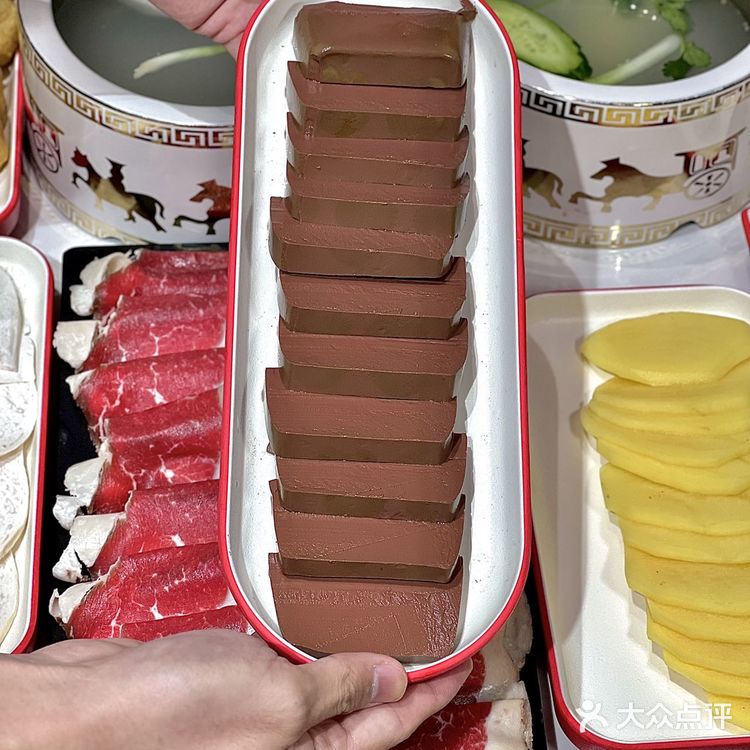 叹羊肉好去处‼️围炉而坐来一顿草原羊肉火锅吧♨️