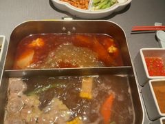 -左庭右院鲜牛肉火锅黑金店(陆家嘴中心店)