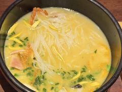 -银米·云南传统过桥米线(双廊黑金冠店)