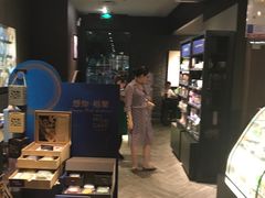 -星巴克臻选(南京金茂览秀城店)