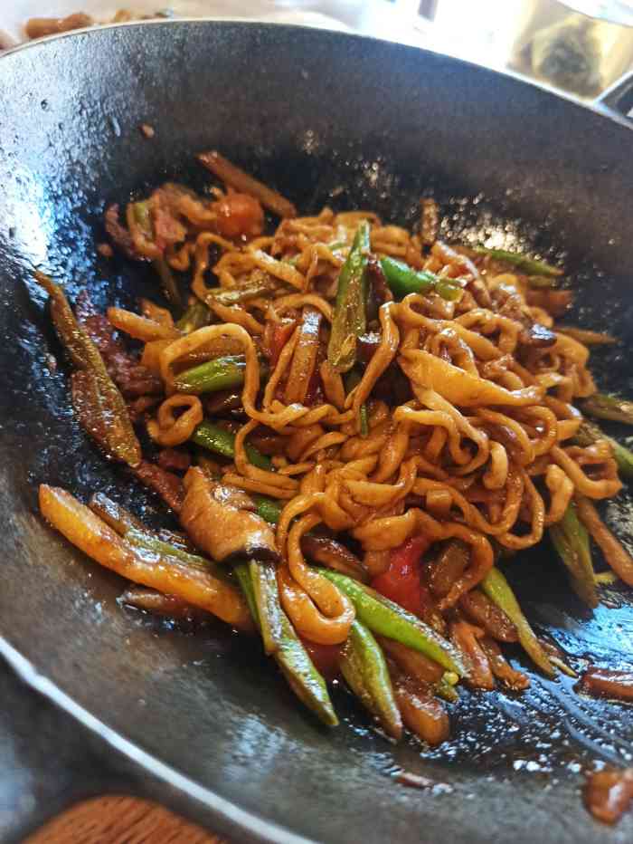 大师兄·手工面·西北菜(东方新天地店)-"一直很喜欢吃面食 在附近逛