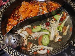 -小志家.野生菌鲜切牦牛肉牛杂火锅