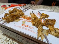 -小董哥烤串·爆汁大油边(故宫店)