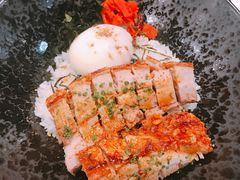 脆皮猪肉饭-Calia