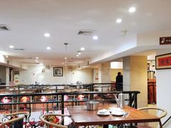 大堂-董厨煨汤馆(车站路店)