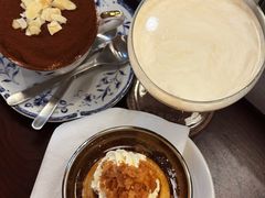 -Café Monson