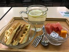 -佰搭果·广式茶餐厅(西华路店)