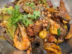 -愉肴麻辣香锅(中山路店)