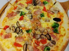 蘑菇鸡肉培根披萨-萨卡屋亲子乐园·餐厅(龙山万物工场店)