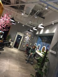 -时尚殿堂明星门店