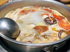 酸萝卜鸭架汤-守柴炉烤鸭(中海国际店)