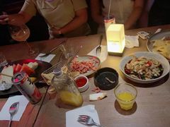 -FOUR PLAY BAR