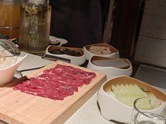 -海底捞火锅鲜切牛肉主题店(长寿路店)