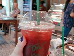 -Chom Cafe and Restaurant