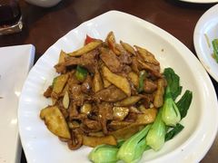 -赶海部落海鲜城(海阳路店)