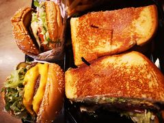 -The Habit Burger Grill 哈比特汉堡(复兴soho店)