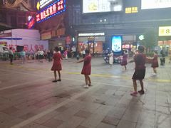 -鸿通城购物中心