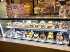 -花花卷卷·鲜食蛋糕(静安久光百货店)