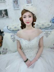 -红馆妆造(中央大街店)