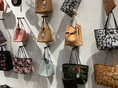 -MCM(比斯特上海购物村店)