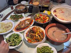 -老街烧烤大排档·地道湖北菜·龙虾馆(汉口火车站店)