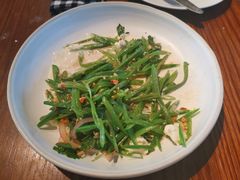 -ROAST coffee & eatery