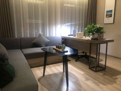 -榆林榆阳西路火车站亚朵酒店