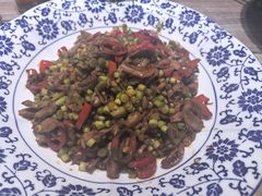 -三湘四水正宗湘菜(君峰路店)