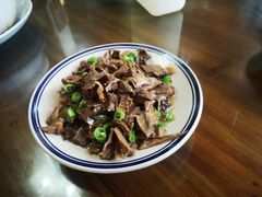 -芦茨金富饭庄·25年老字号·专做稻草鸡