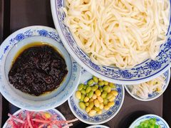 老北京炸酱面-门框胡同百年卤煮(新街口店)