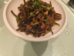 -帅巴人舅母子腊蹄民俗村