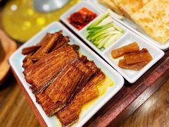 烙饼卷带鱼-天和晟新京菜.水煮鱼.湘土菜(国展店)
