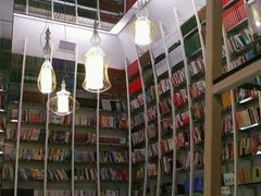 -钟书阁(松江泰晤士小镇店)