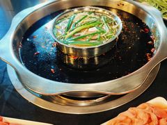 鸳鸯锅-邓莽子老火锅(中兴路总店)