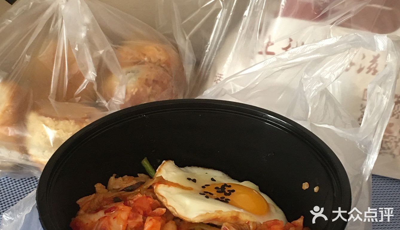 瞎吃合集[调皮]｜疯狂踩雷de12月份de外卖&小零嘴&饭们 