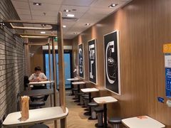 用餐区-麦当劳(宝山大厦店)