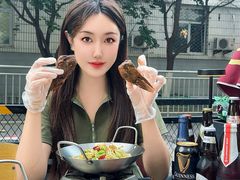 -霸气大叔干锅鸭头·龙虾烧烤·川菜·赛事直播(三里屯店)