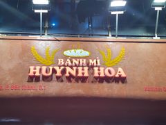 -Bánh Mì Huynh Hoa