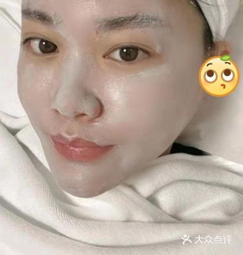 进门之后做了一个皮肤检查 我的天我才知道我的皮肤这么