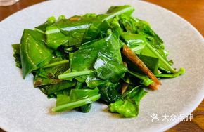 Dried Sea Bass with Taiwan Water Spinach Stir-Fry