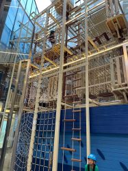 -PIPIKINGDOM皮皮王国欢乐号(欢乐海岸购物中心店)