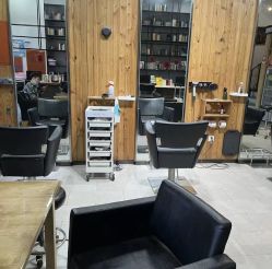 -马克男发时尚店