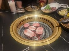 -山川小町·极番烧肉(新地假日广场店)